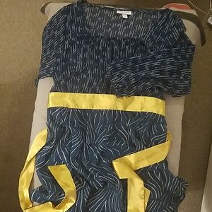 Liz Lange Sheer 3/4 Sleeve Blouse